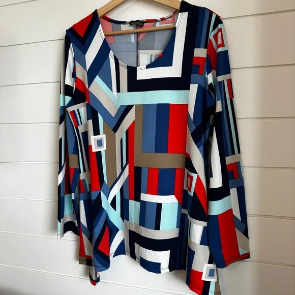 Clientele Geometric Print Tunic Top Made in Canada Blue Red - Picture 3 of 6